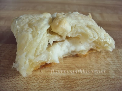 https://www.flourmewithlove.com/2013/05/sweet-cream-cheese-bundles.html
