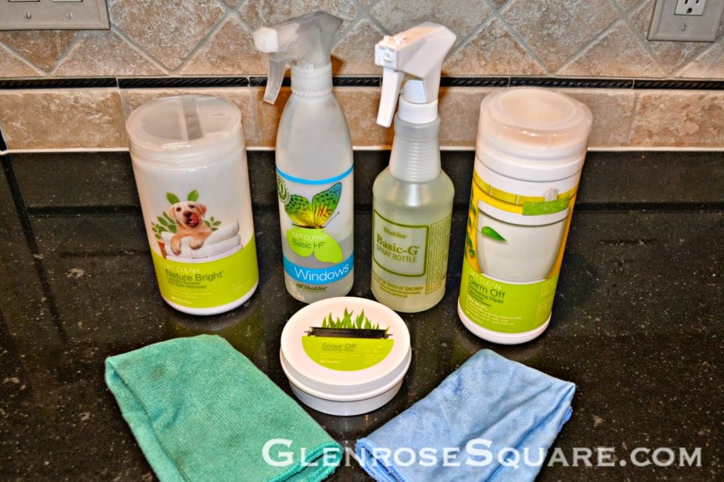 http://www.glenrosesquare.com/2014/07/naturally-clean-bathroom.html