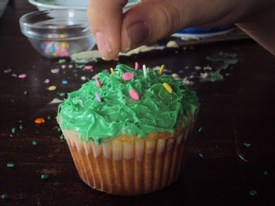 #MixUpAMoment with Easter Egg Cupcakes 