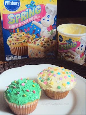 #MixUpAMoment with Easter Egg Cupcakes 