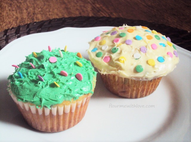 #MixUpAMoment with Easter Egg Cupcakes