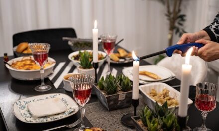 How To Successfully Entertain Guests At Your Home